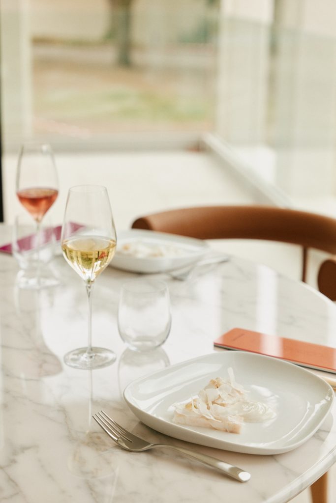 Polychrome - table Taittinger - Saint-Nicaise